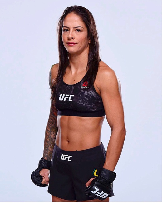 Juliana Lima Action Photo
